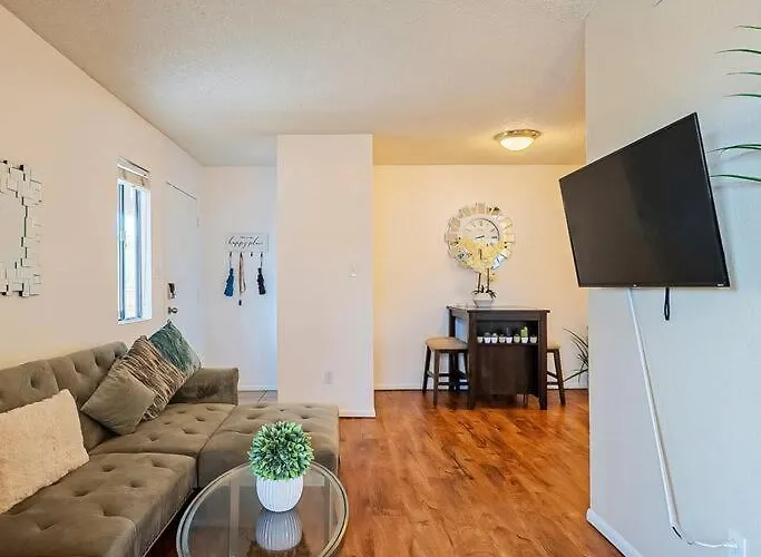 Bright & Cozy 1bd Near Uofa, Umc W Pool, Parking - Summer Rates! Tucson