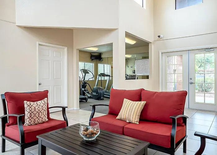 Bright & Cozy 1bd Near Uofa, Umc W Pool, Parking - Summer Rates! Apartment Tucson