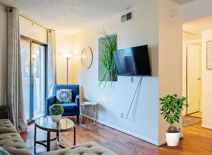 Apartment Bright & Cozy 1bd Near Uofa, Umc W Pool, Parking - Summer Rates!