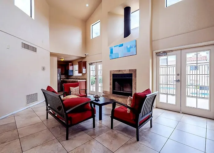 Apartment Bright & Cozy 1bd Near Uofa, Umc W Pool, Parking - Summer Rates! Tucson
