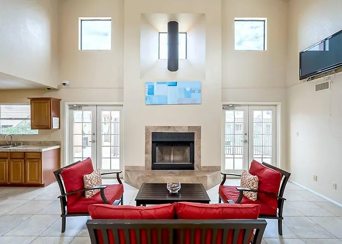 Apartment Bright & Cozy 1bd Near Uofa, Umc W Pool, Parking - Summer Rates! Tucson