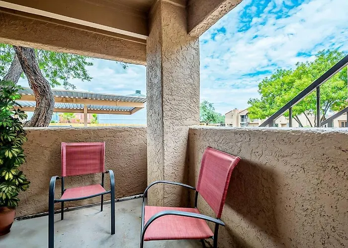 Bright & Cozy 1bd Near Uofa, Umc W Pool, Parking - Summer Rates! Apartment *